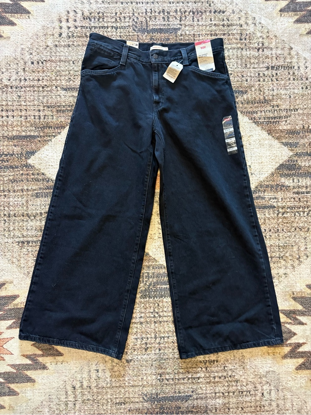 Levi’s NWT Women’s ‘94 Baggy Wide Leg Black Jeans Size 32x31 - Picture 4 of 8